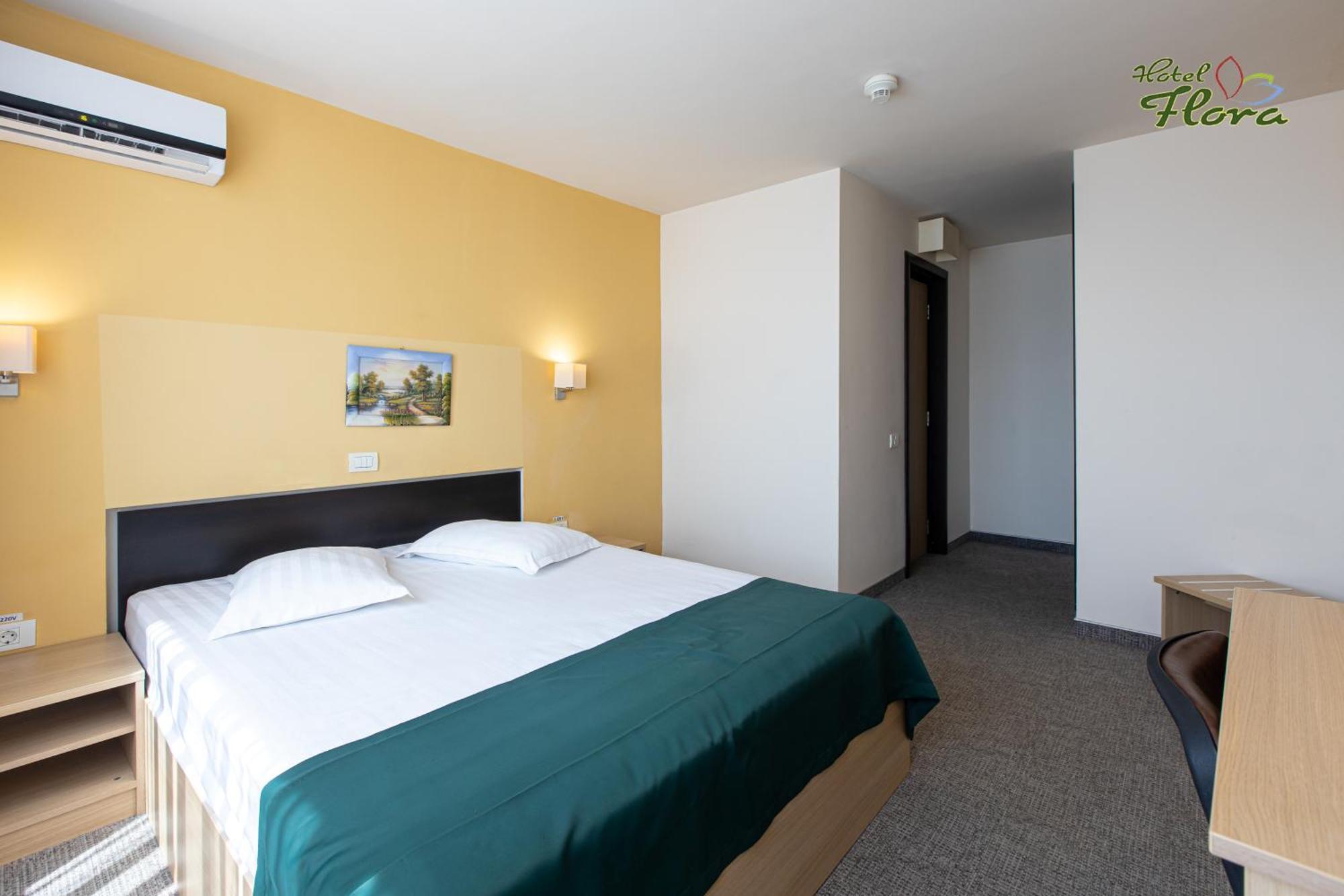 Hotel Flora 3*