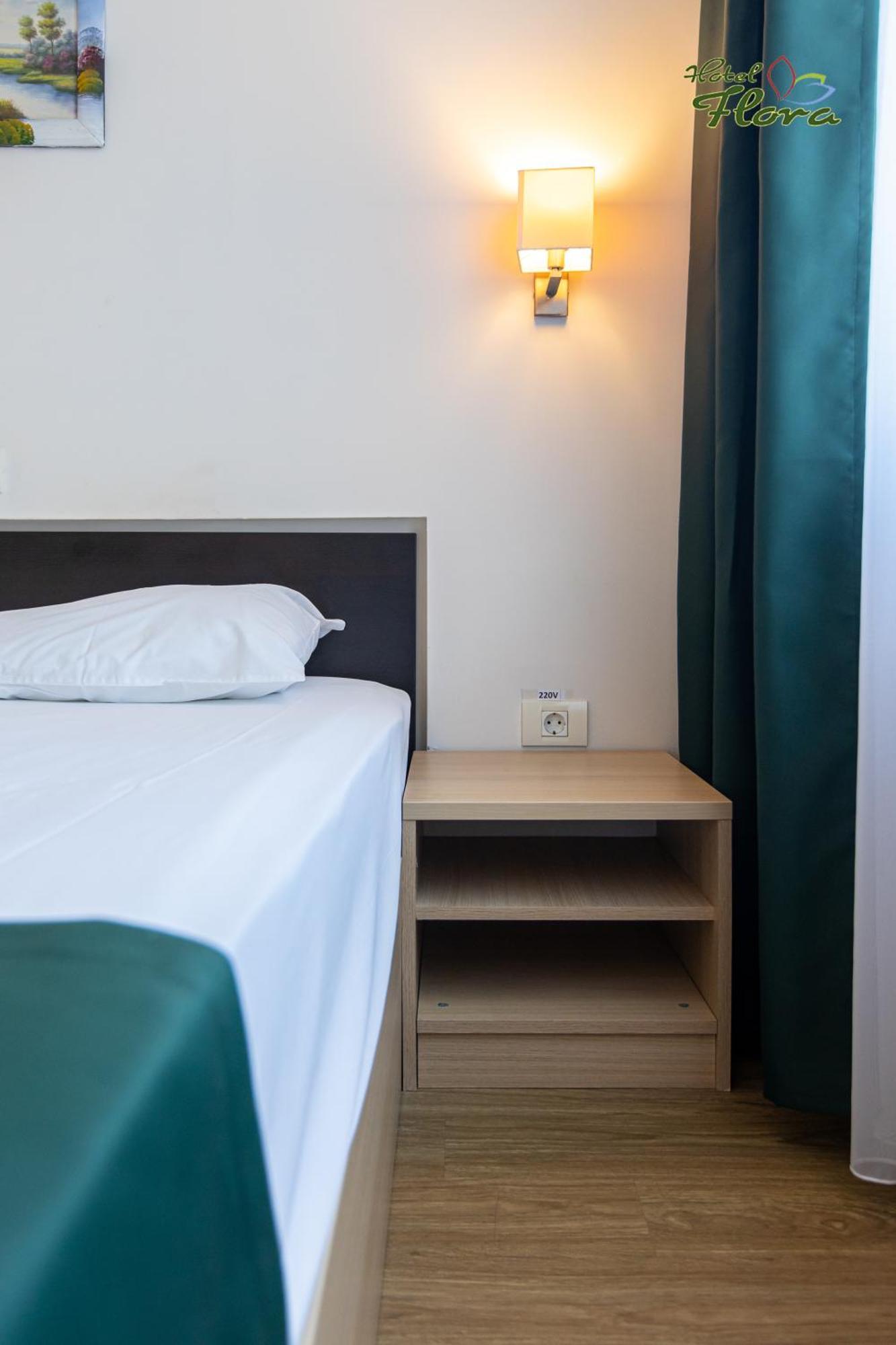 Flora Hotel 3*