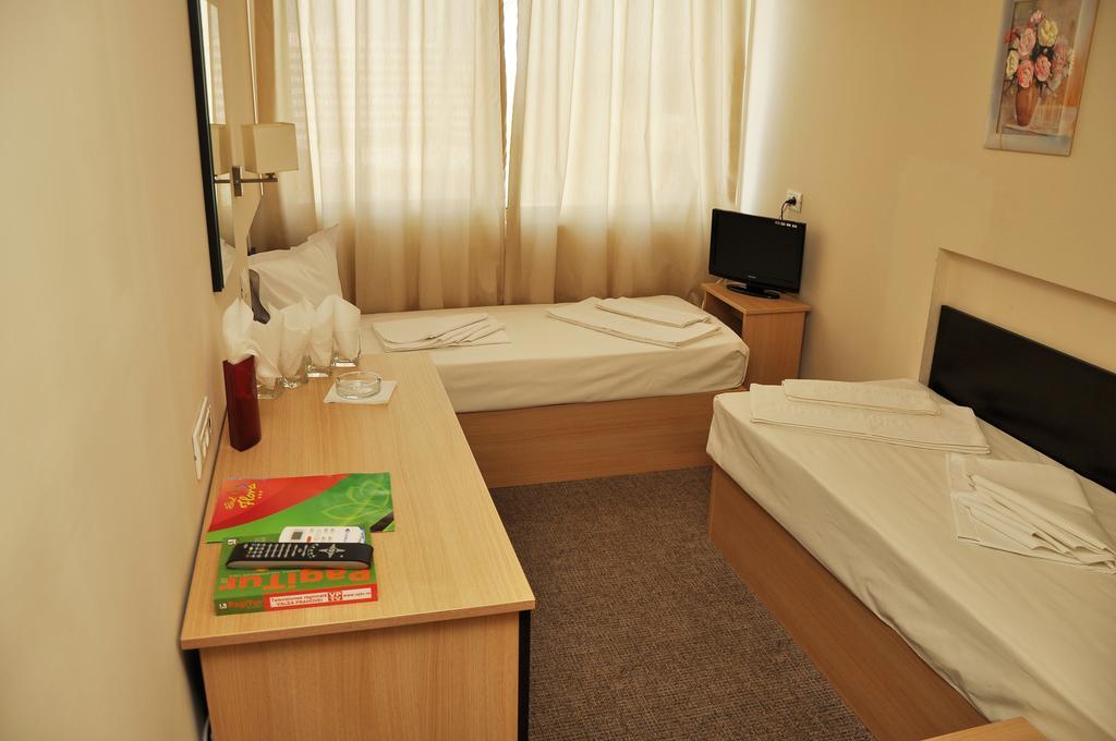 Hotel Flora 3*